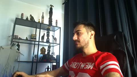 Snapshot of andrewbanner chatting on March 10, 5:43 am MasterRomania online show from March 10, 5:43 am