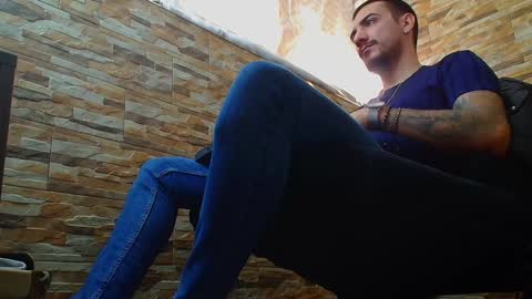 Snapshot of andrewbanner chatting on January 14, 8:09 am MasterRomania online show from January 14, 8:09 am