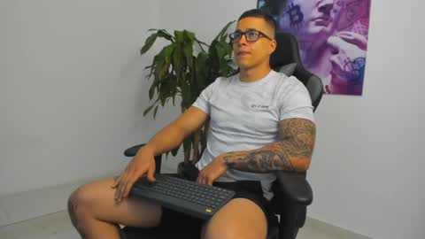 andrewmaterazzi online show from February 25, 3:09 am