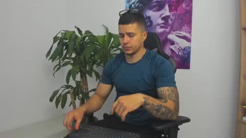 andrewmaterazzi online show from December 1, 11:51 pm