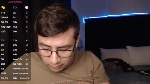 andrewmhilton_ online show from October 23, 1:40 am