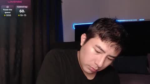 andrewmhilton_ online show from January 6, 5:33 am