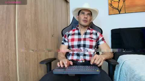 andrewstelee online show from April 15, 2:48 am