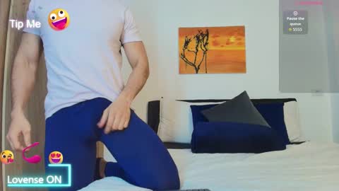 andrewstelee online show from October 15, 4:05 am