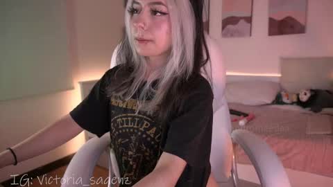 Victoria Senz  online show from October 9, 9:53 pm