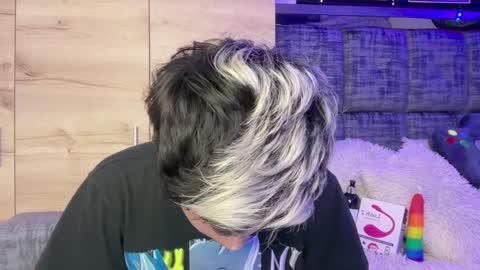 Snapshot of andy_belier chatting on December 5, 3:23 pm Andy online show from December 5, 3:23 pm