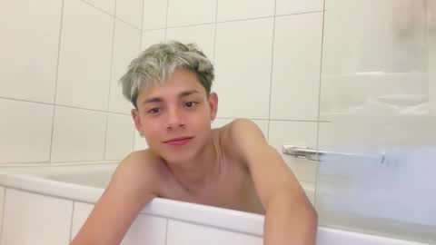 Snapshot of andy_belier chatting on September 13, 12:02 am Andy online show from September 13, 12:02 am