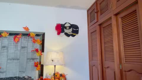 Snapshot of andy_belier chatting on October 29, 5:04 pm Andy online show from October 29, 5:04 pm