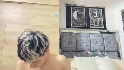 Snapshot of andy_belier chatting on December 3, 12:13 pm Andy online show from December 3, 12:13 pm