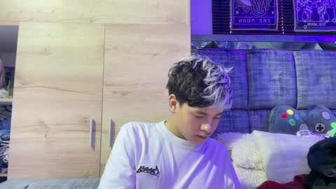 Snapshot of andy_belier chatting on December 2, 12:13 pm Andy online show from December 2, 12:13 pm