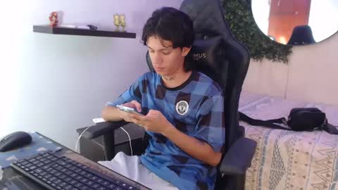 andy_dan1 online show from January 9, 11:34 pm