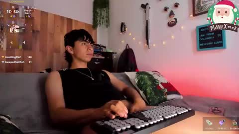 andy_guez_11 online show from December 23, 12:03 am