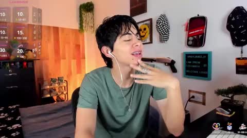 andy_guez_11 online show from February 26, 1:22 pm