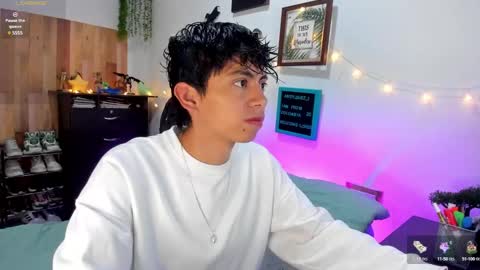 andy_guez_11 online show from January 14, 9:56 am