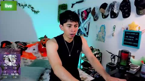 andy_guez_11 online show from October 28, 10:38 am