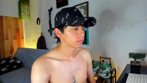 andy_guez_11 online show from February 3, 1:08 pm