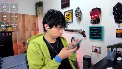 andy_guez_11 online show from March 3, 10:38 am