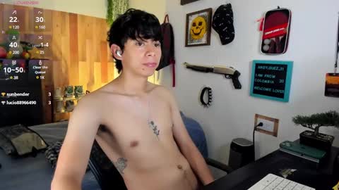 andy_guez_11 online show from February 20, 1:08 pm