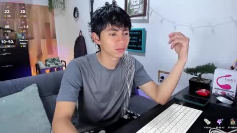 andy_guez_11 online show from February 8, 11:55 am