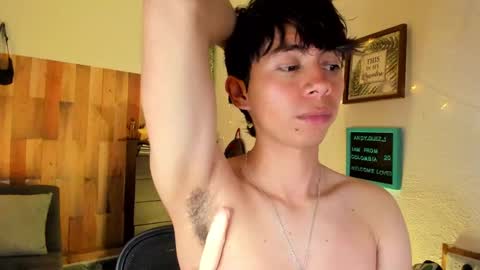 andy_guez_11 online show from January 25, 1:30 pm