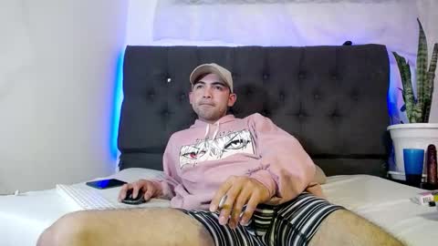 andy_magic_ online show from September 27, 3:15 am