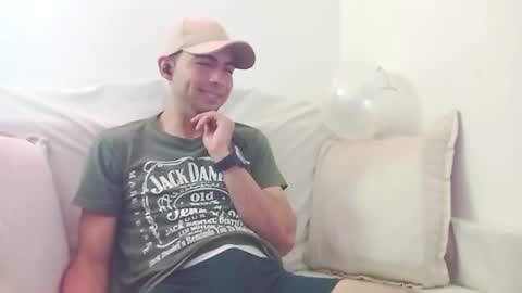 andy_magic_ online show from October 13, 8:22 pm