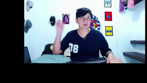 andy_mark01 online show from December 10, 9:22 pm