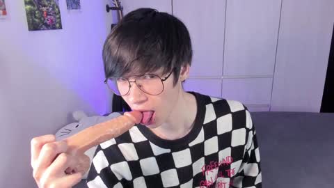 Snapshot of andy_twiink chatting on February 7, 7:59 pm twx Andy twink3 online show from February 7, 7:59 pm