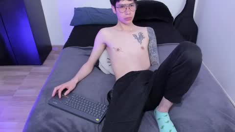 Snapshot of andy_twiink chatting on February 27, 8:09 pm twx Andy twink3 online show from February 27, 8:09 pm