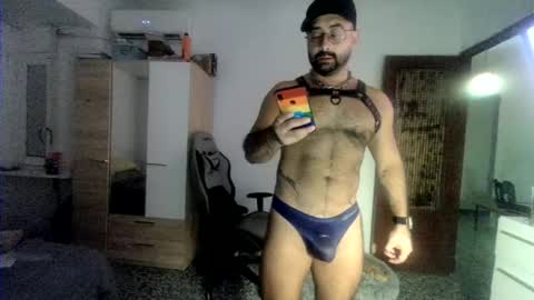 andyhairy online show from August 9, 3:34 am