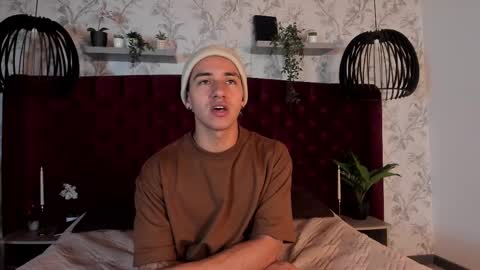 Andy Joy  online show from November 18, 11:35 am