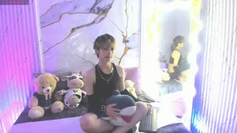 angeel_tay online show from June 7, 11:48 am
