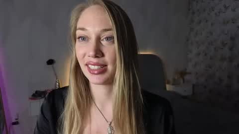 angel  blonde  online show from October 9, 6:02 pm