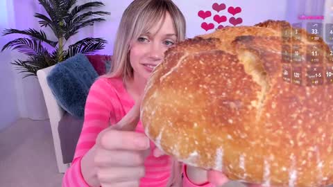 Claire - be back soon online show from February 5, 10:01 pm