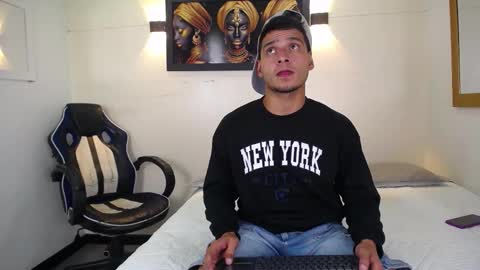 Angel Dusstt online show from December 5, 6:38 pm