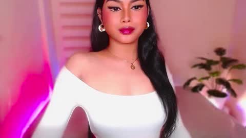 Angel online show from May 12, 5:11 pm