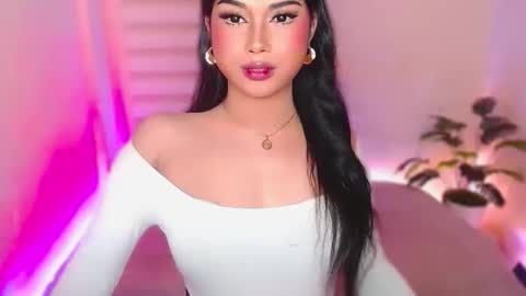Angel online show from May 11, 5:10 pm