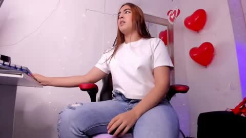 angel hardy online show from April 10, 11:04 am