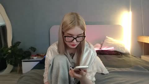 Angela online show from May 27, 12:50 am