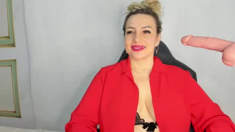 Snapshot of angel_vibes_ chatting on March 2, 12:20 am Angel online show from March 2, 12:20 am