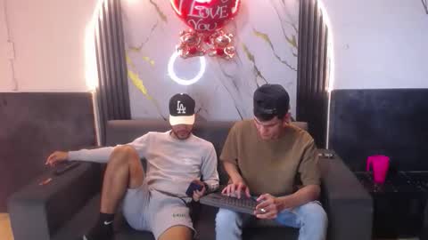 angel_villareal_ online show from February 16, 8:01 am