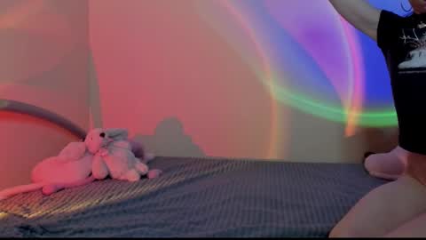 Snapshot of angel_wavee chatting on December 11, 9:23 pm Angel Love online show from December 11, 9:23 pm