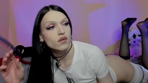 Snapshot of angel_wavee chatting on January 15, 3:39 pm Angel Love online show from January 15, 3:39 pm