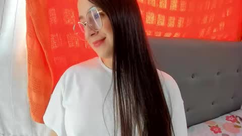 angela_nix online show from October 4, 4:05 pm