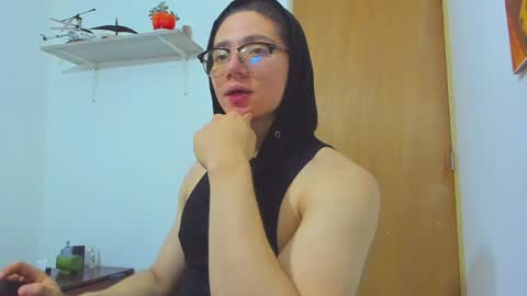 Snapshot of angelbennet_ chatting on February 6, 3:06 am Angel Bennet online show from February 6, 3:06 am