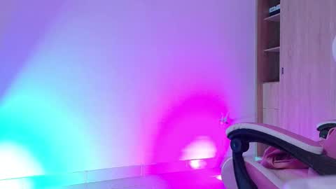 angeldusttt5 online show from March 5, 1:36 am