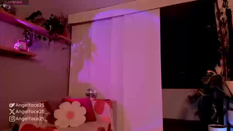 . online show from September 27, 11:24 pm