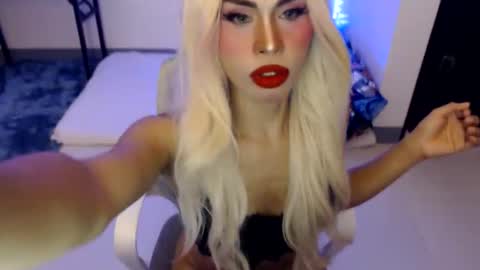 DIVINE ANGEL online show from June 10, 9:52 am