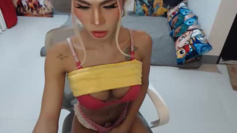 DIVINE ANGEL online show from December 1, 1:36 am