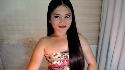 Snapshot of angelic_girlxx chatting on February 6, 10:47 am Angie online show from February 6, 10:47 am